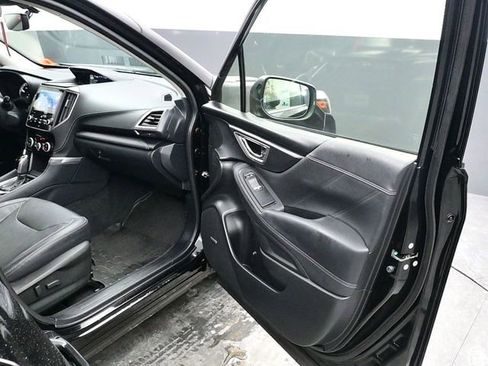 Used 2022 Subaru Forester Touring image 11