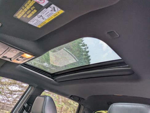 Used 2023 Toyota Tacoma Limited image 17