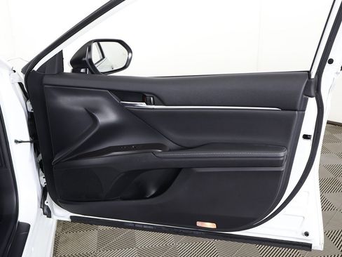 Used 2024 Toyota Camry XSE w/ Navigation Package image 27