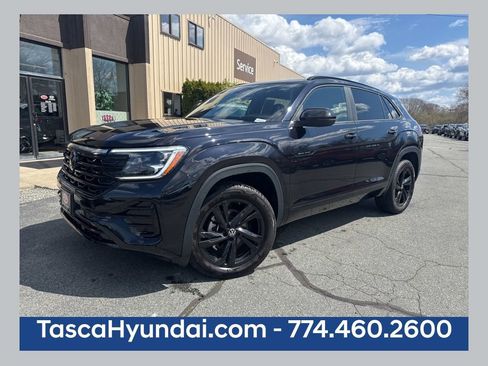 Used 2025 Volkswagen Atlas Cross Sport SEL R-Line AWD/4WD image 1