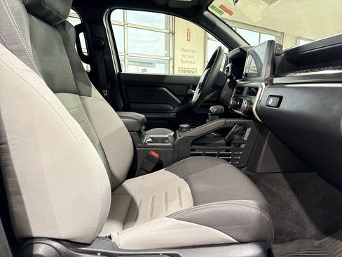 Used 2025 Toyota Tacoma TRD Sport AWD/4WD image 25
