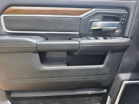 Used 2022 RAM 2500 Laramie AWD/4WD image 14