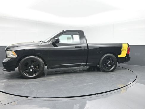 Used 2018 RAM 1500 Express w/ Black Ram 1500 Express Group image 8
