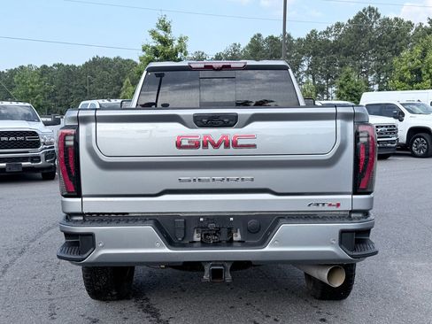 Used 2024 GMC Sierra 2500 AT4 w/ Technology Package AWD/4WD image 8