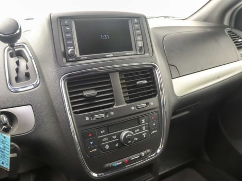 Used 2019 Dodge Grand Caravan GT image 21
