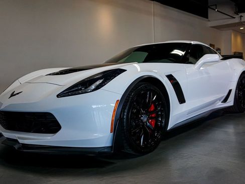 Used 2019 Chevrolet Corvette Z06 w/ Z07 Performance Package image 60