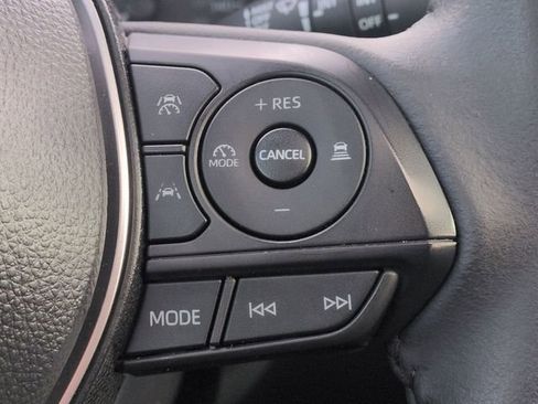 Certified 2024 Toyota Corolla Cross SE image 19