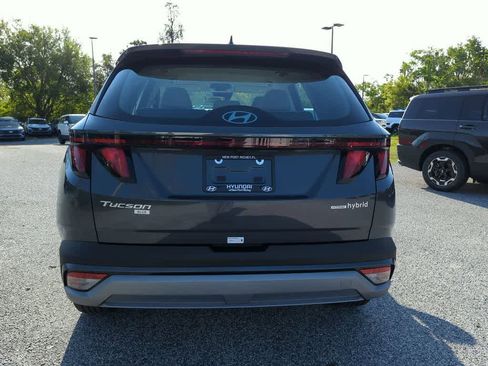 New 2026 Hyundai Tucson Blue SE image 6