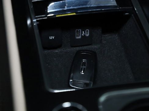 Certified 2023 Lincoln Corsair Reserve image 27