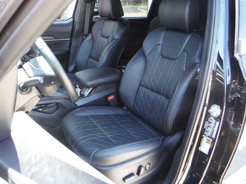 Used 2025 Kia Telluride AWD image 5