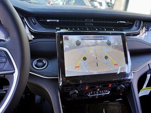 New 2023 Jeep Grand Cherokee 4WD 4xe image 36