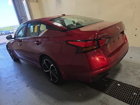 Used 2024 Nissan Altima 2.5 SR w/ SR Premium Package FWD image 12