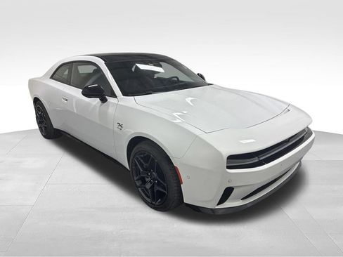 Used 2024 Dodge Charger Daytona R/T w/ Plus Group AWD/4WD image 4