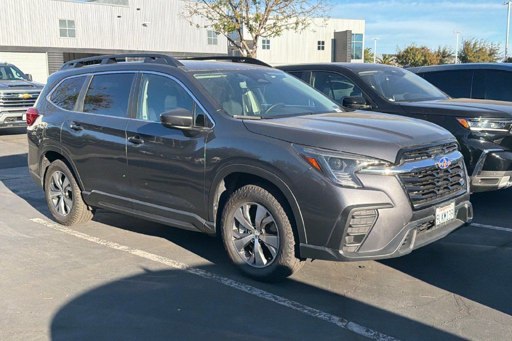 Used 2024 Subaru Ascent Premium w/ Convenience Package AWD/4WD image 2