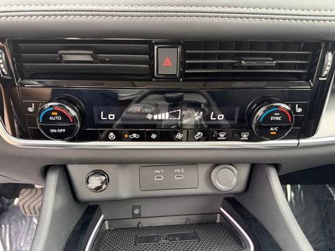 Used 2026 Nissan Rogue SL AWD/4WD image 26