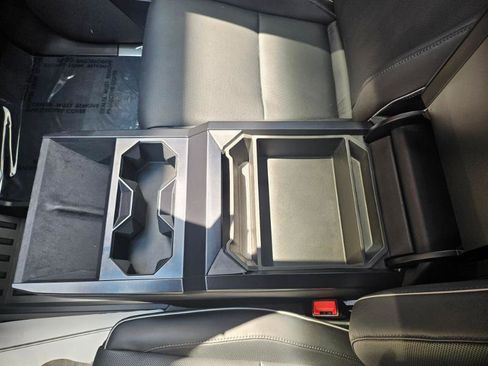 Used 2024 Tesla Cybertruck AWD Crew Cab image 60