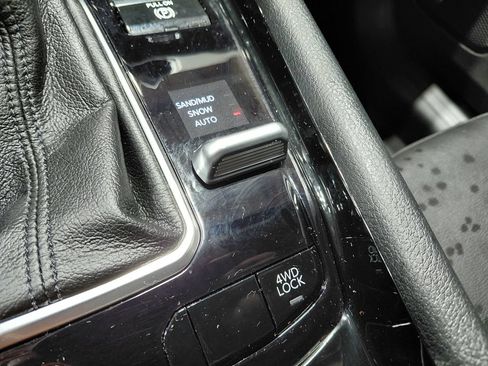 Used 2025 Jeep Compass Limited w/ Sun & Sound Group AWD/4WD image 32