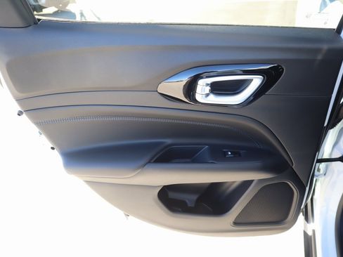 New 2026 Jeep Compass Latitude image 16