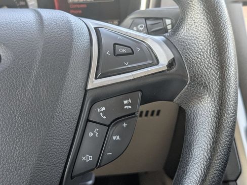 Used 2020 Ford Fusion SE FWD image 18
