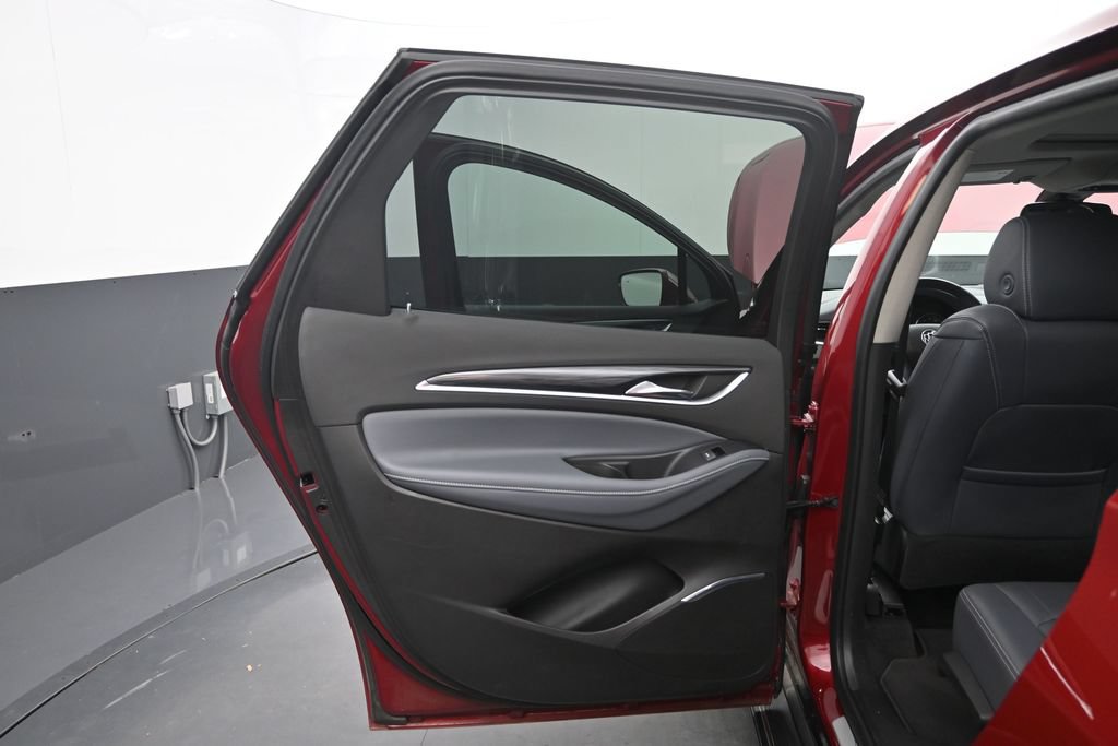 Used 2018 Buick Enclave Premium w/ LPO, Hit The Road Package FWD image 23