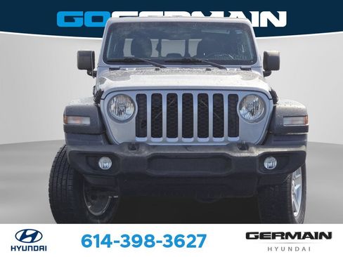 Used 2020 Jeep Gladiator Sport w/ Quick Order Package 24S AWD/4WD image 2
