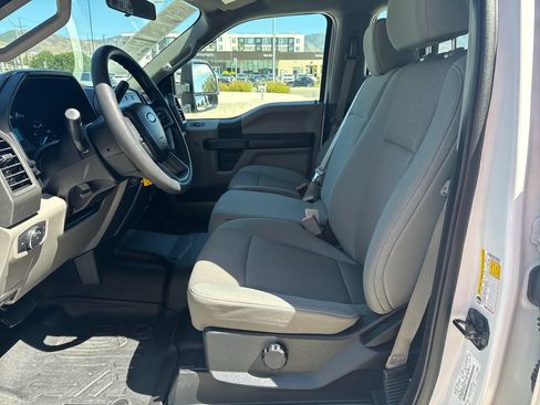 Used 2019 Ford F250 XL w/ STX Appearance Package AWD/4WD image 9