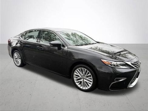Used 2018 Lexus ES 350 w/ Luxury Package w/Wood Trim FWD image 4