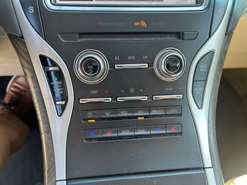 Used 2017 Lincoln MKX Reserve w/ Driver Assistance Package FWD image 20