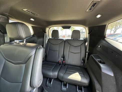 Used 2022 Cadillac XT6 Premium Luxury image 29