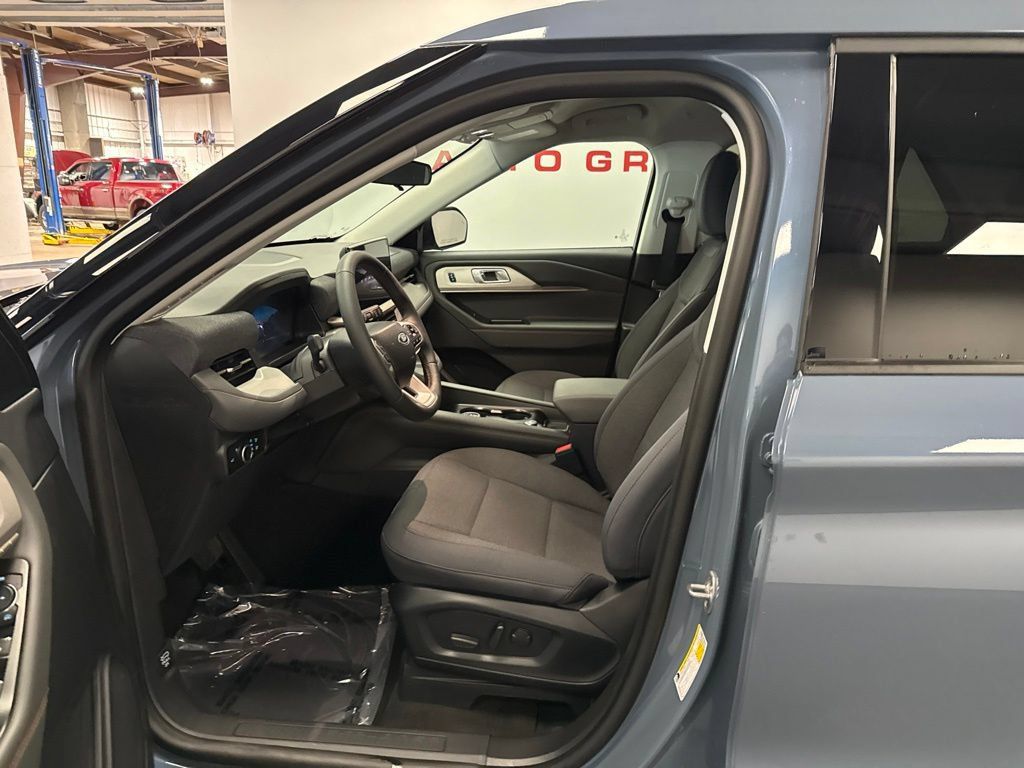 New 2026 Ford Explorer Active AWD/4WD image 17