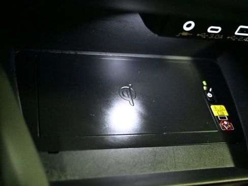 Used 2025 Subaru Forester Touring w/ Popular Package - Touring image 31