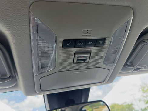 Used 2025 Toyota RAV4 XLE FWD image 61