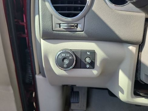 Used 2008 Buick Enclave CXL w/ Entertainment Package #2 FWD image 31