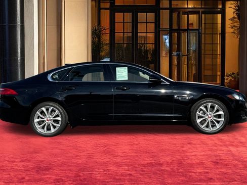 Used 2019 Jaguar XF Premium image 9