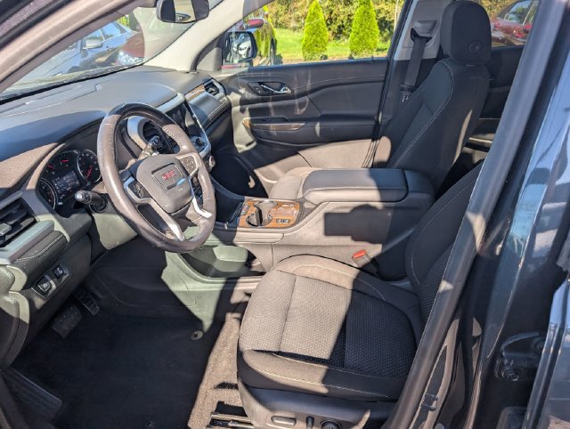 Used 2020 GMC Acadia SLE w/ Driver Convenience Package FWD image 11
