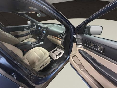 Used 2018 Ford Explorer XLT w/ Equipment Group 202A image 18