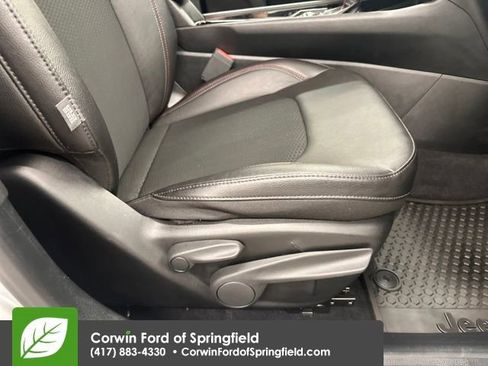 Used 2024 Jeep Compass Trailhawk image 11