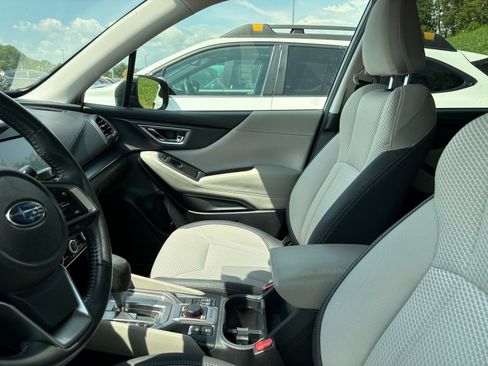 Used 2019 Subaru Forester Premium AWD/4WD image 8