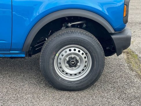 New 2025 Ford Bronco Base image 17