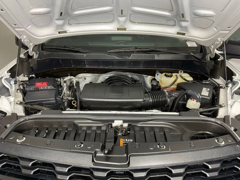 Used 2020 Chevrolet Silverado 1500 Custom Trail Boss w/ Custom Convenience Package AWD/4WD image 9