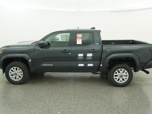 New 2025 Toyota Tacoma SR5 image 3