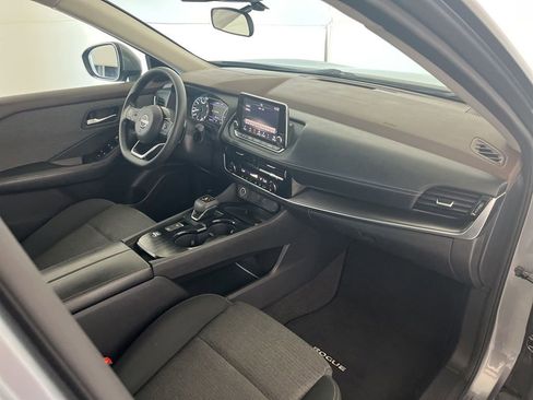Used 2022 Nissan Rogue SV FWD image 22
