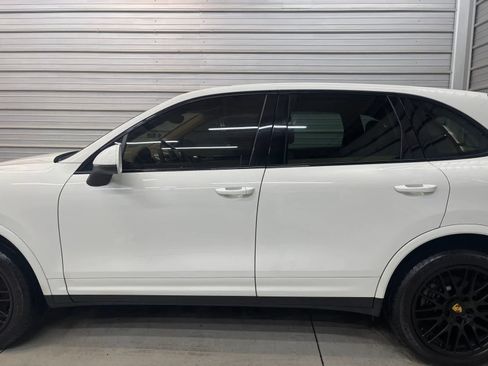 Used 2017 Porsche Cayenne Platinum Edition image 7