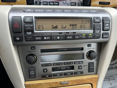 Used 2005 Lexus SC 430 Convertible image 17