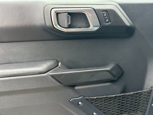 Used 2025 Ford Bronco Outer Banks image 11