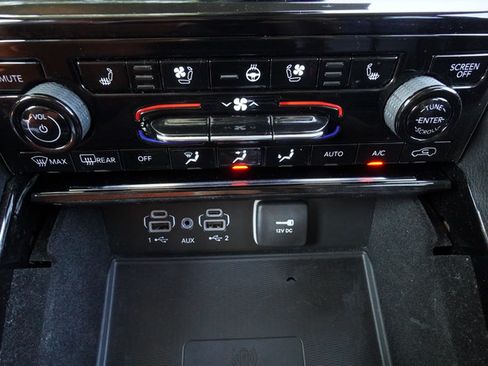 Used 2022 Jeep Grand Cherokee L Limited w/ Luxury Tech Group II AWD/4WD image 17