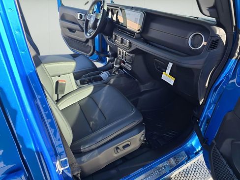 New 2026 Jeep Wrangler Sahara image 34