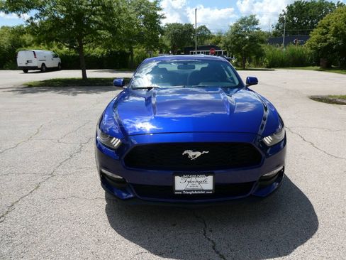 Used 2015 Ford Mustang Coupe RWD image 2