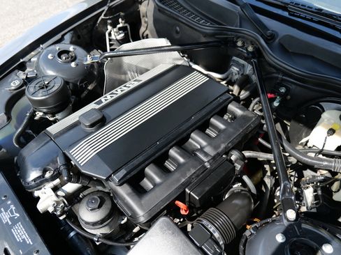 Used 2004 BMW Z4 2.5i image 48