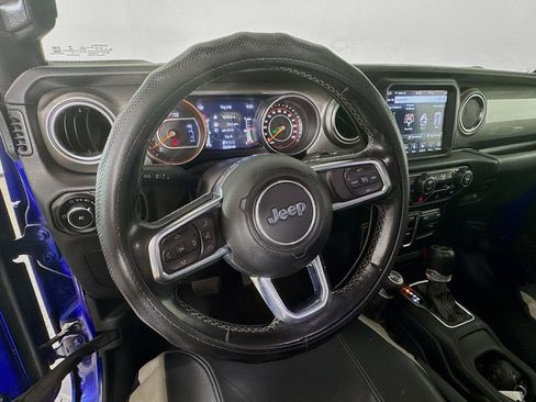 Used 2020 Jeep Wrangler Unlimited Sahara w/ Uconnect 4C Nav & Sound Group AWD/4WD image 11